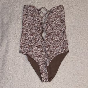 Acacia Bronx (one piece) in Java